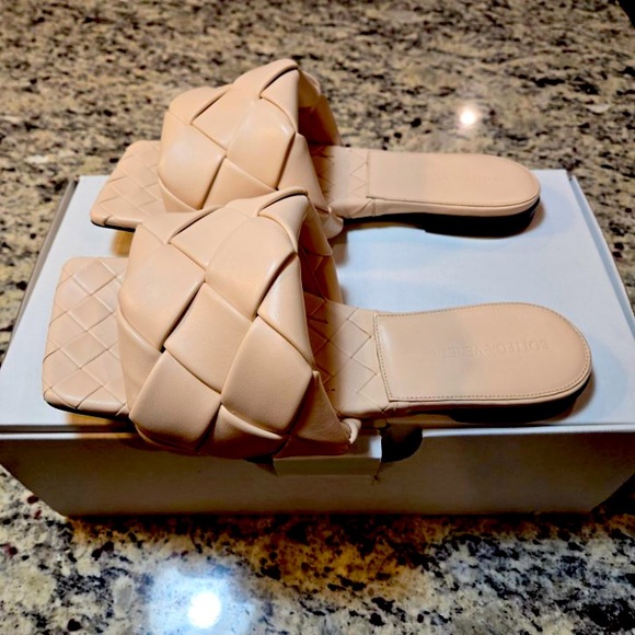 Bottega Veneta Shoes - NEW Bottega Veneta Lido Slide Size 38 in Bandage